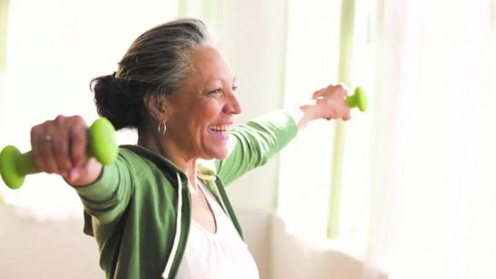 18.04.2023 Gimnasia gratuita para adultos en Villa del Rosario