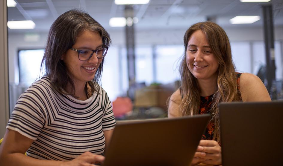 Jóvenes entre 18 y 30 años pueden capacitarse gratis en programación.