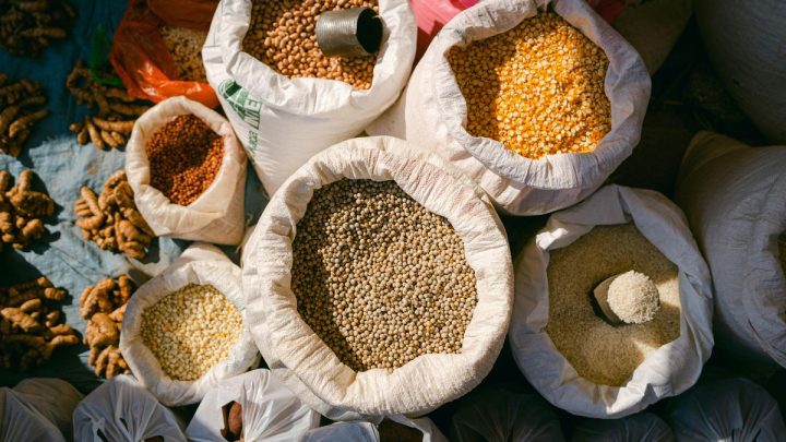 Precios de alimentos suben por segundo mes consecutivo, impulsados por conflicto en Medio Oriente