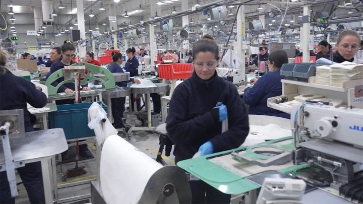 Yamandú Orsi visita Joyson Safety Systems, destacando su impacto laboral y exportador en San José