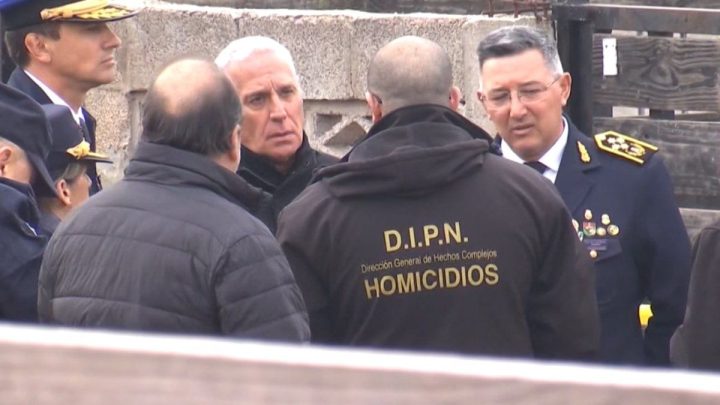 Quíntuple homicidio desata ola de críticas políticas: «Todo se descontrola» y cuestionamientos al ministro