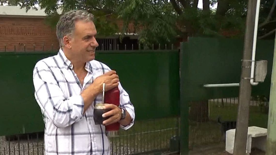 Orsi salda deuda de Primaria y revisa obras en sus casas tras investigación periodística sobre irregularidades.