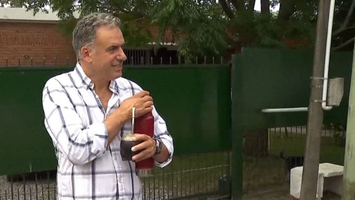 Orsi salda deuda de Primaria y revisa obras en sus casas tras investigación periodística sobre irregularidades.