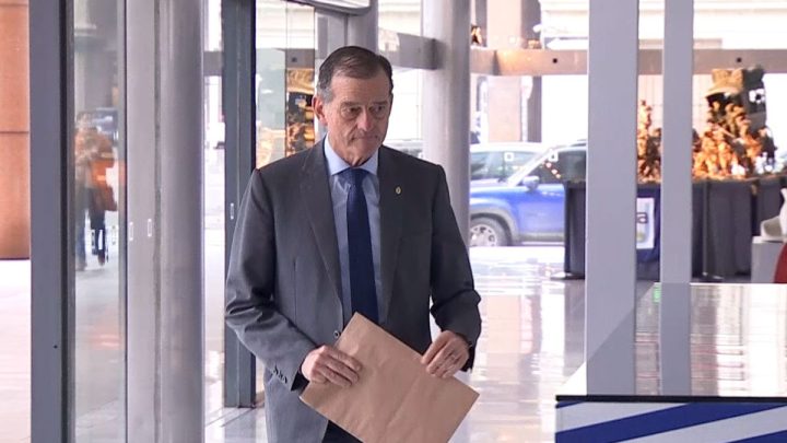 Guido Manini Ríos se reúne con Orsi en Presidencia por Rendición de Cuentas